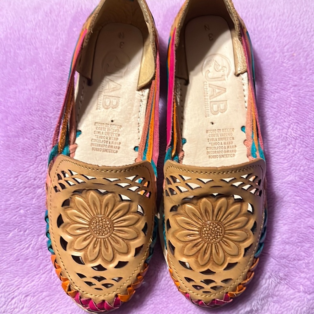 Women’s Leather Huarache Sandals. Women’s size 6.